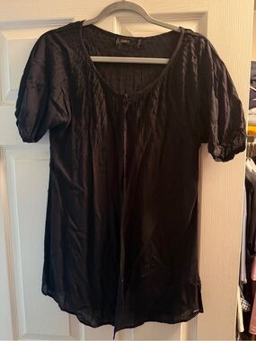 Guess Black Short Sleeve Scoop Neck Blouse